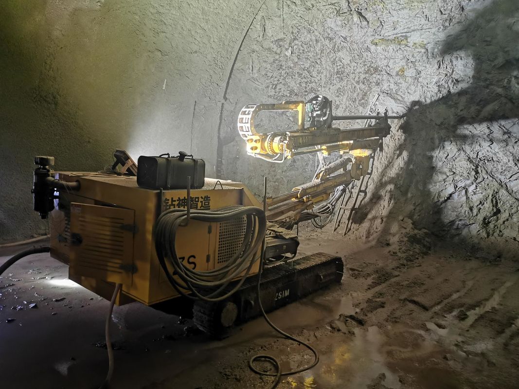 Scavatrice di roccia multifunzionale per la costruzione di gallerie